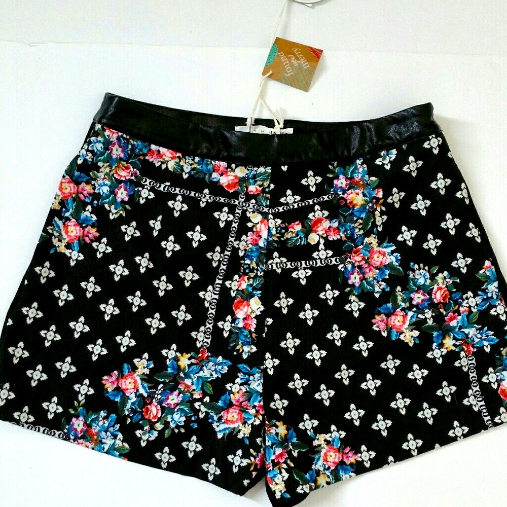 LOLA HARPER NWT floral women high waist shorts